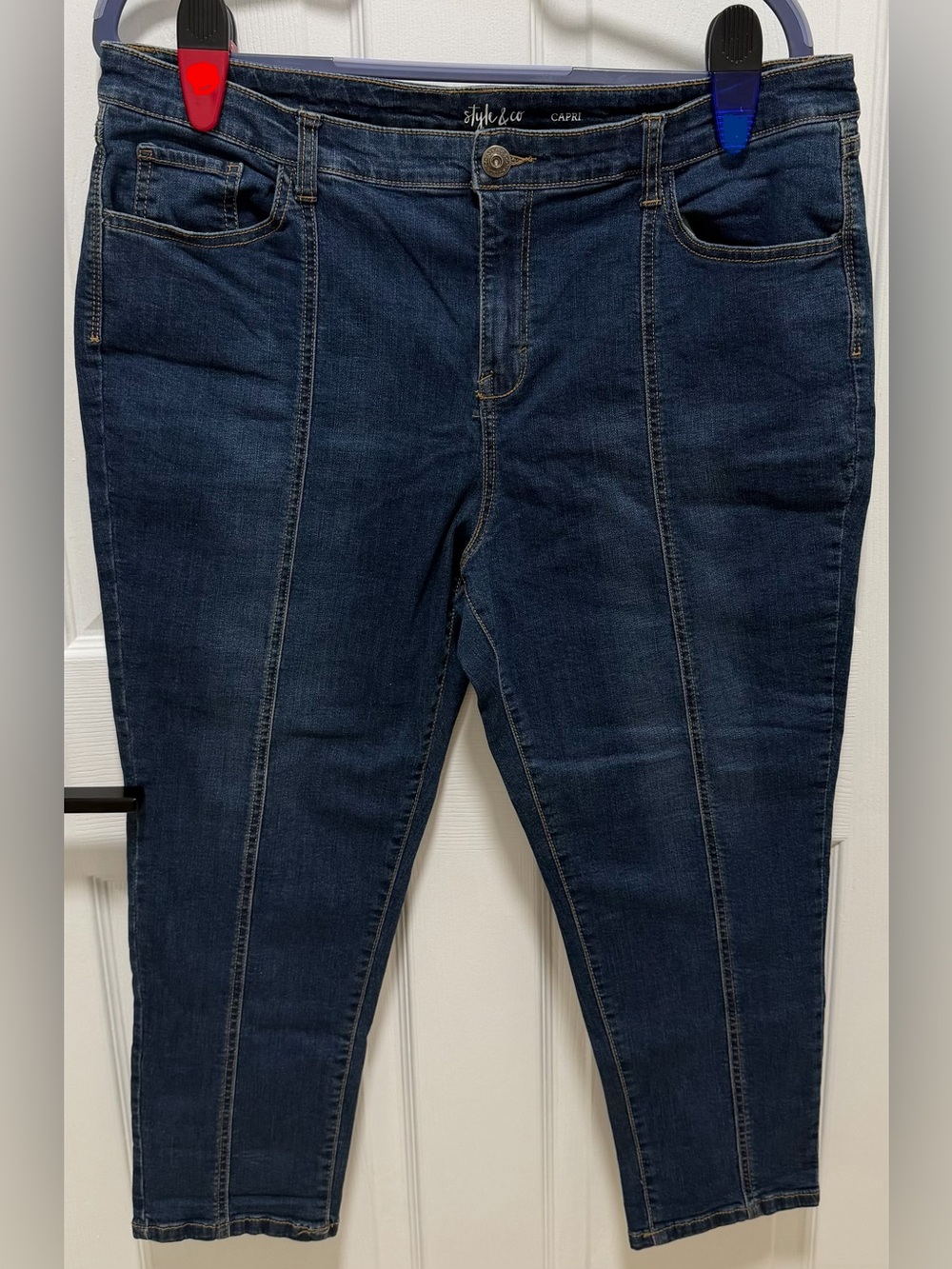 Style & Co. Women's Dark Blue Capri Jeans - size 16